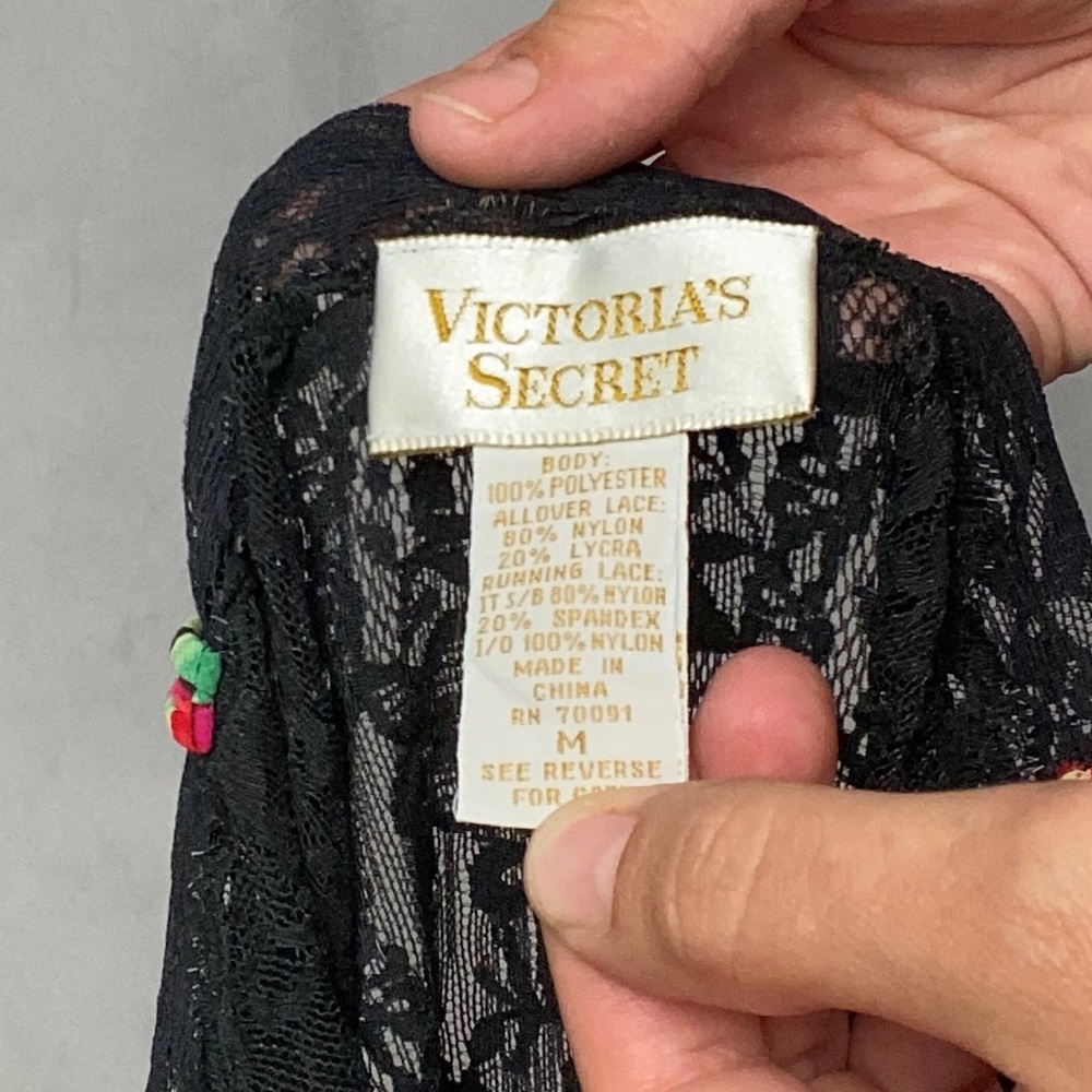 GOLD LABEL VINTAGE VICTORIAS SECRET ROSE LACE SLIP - Picture 5 of 6